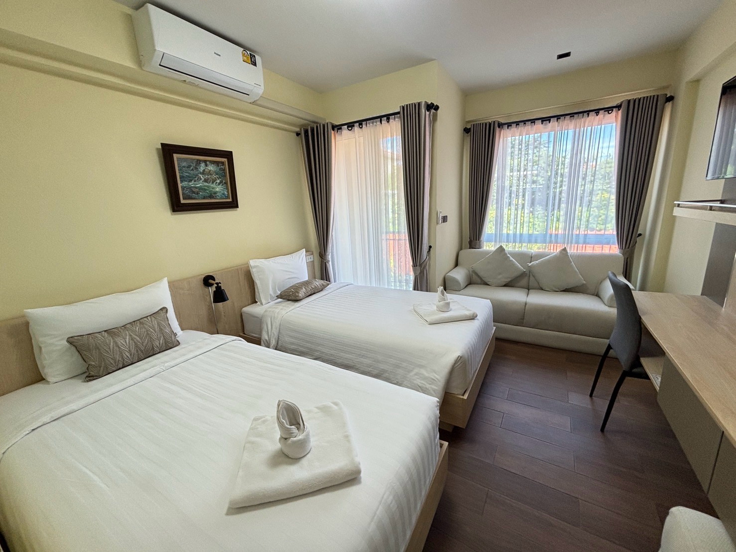 The Chiva khao yai